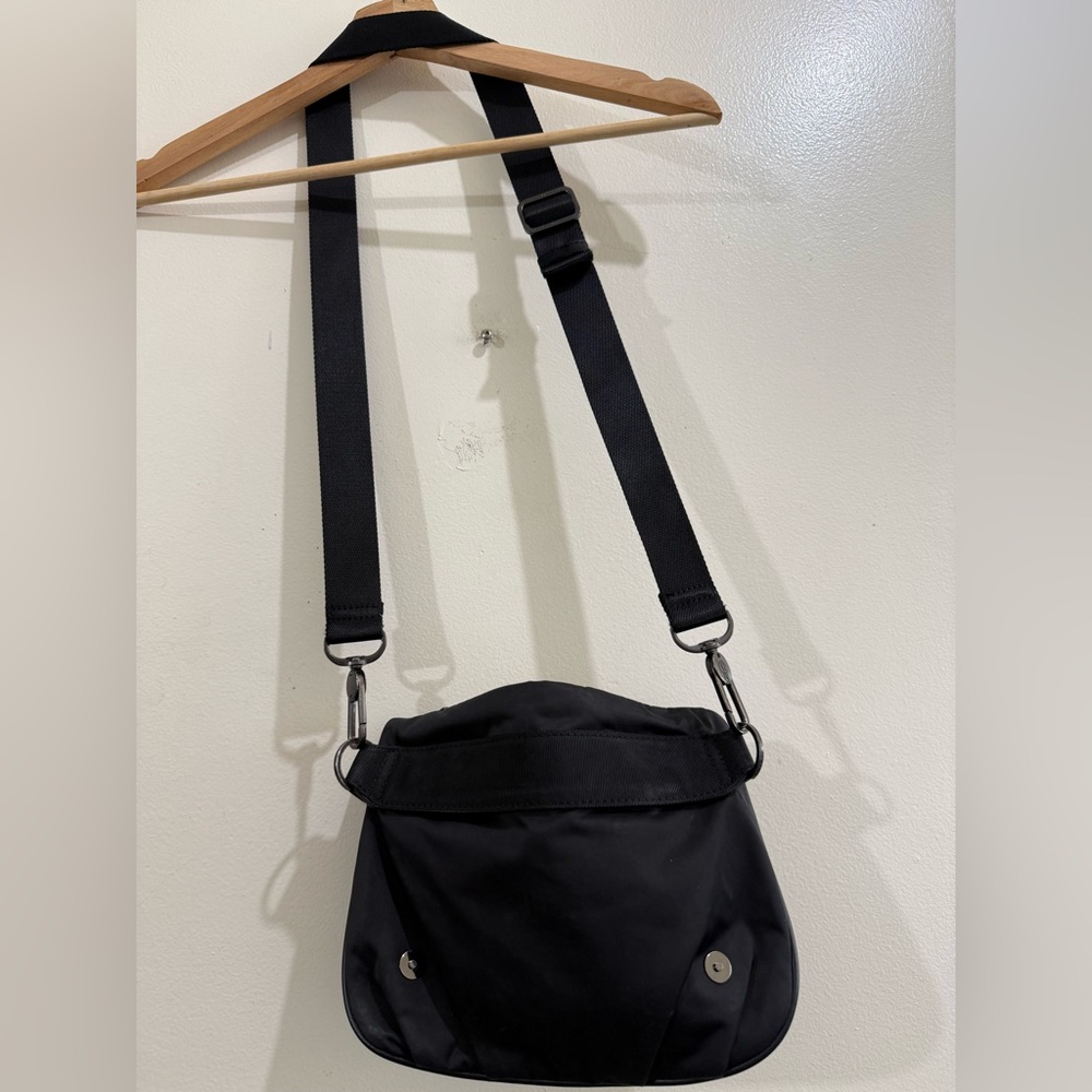 lululemon athletica Black Crossbody Bag - Picture 4 of 4